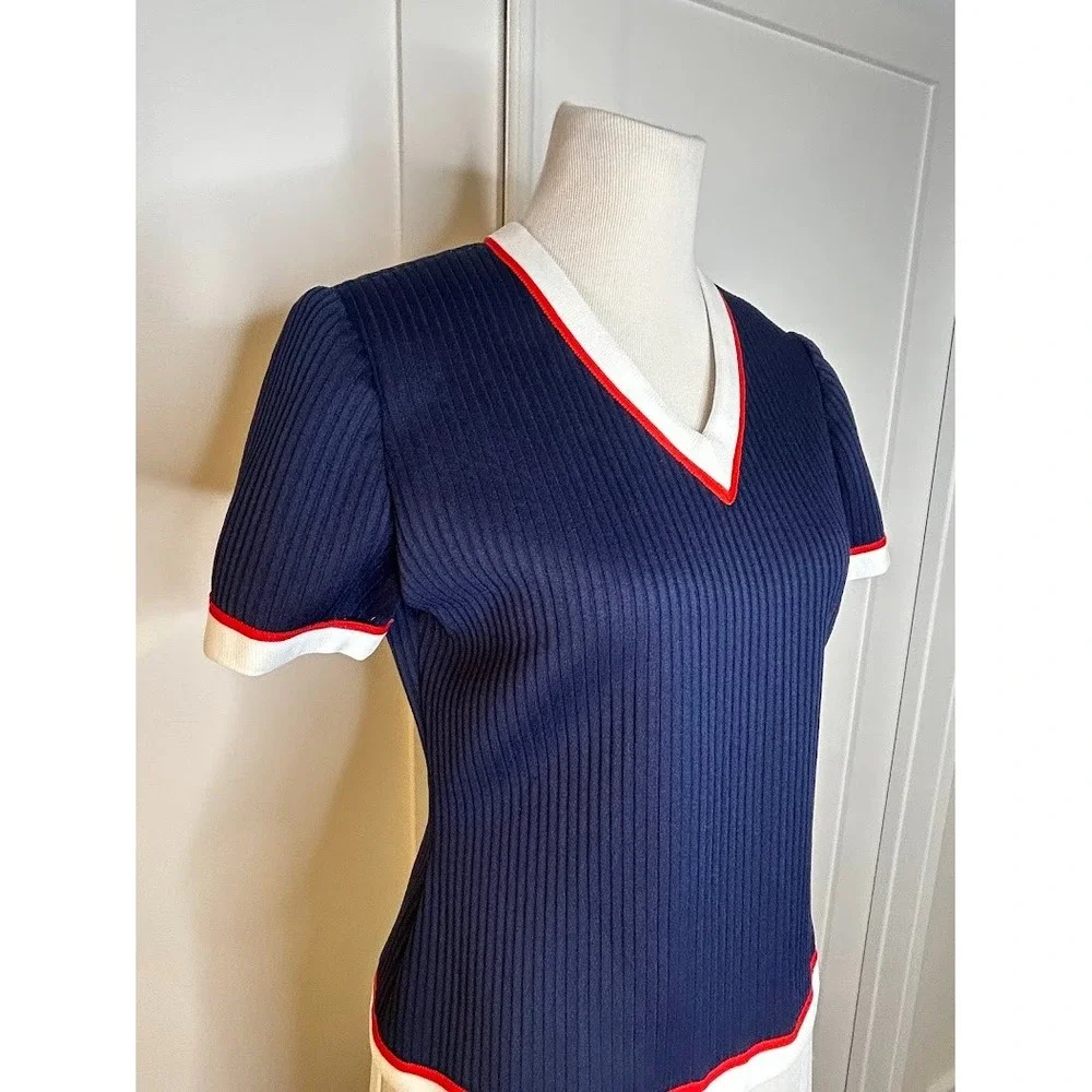 Vintage 1970s Leslie Fay Navy Blue White Pleated Knit Dress Red Trim V-Neck - Picture 4 of 15